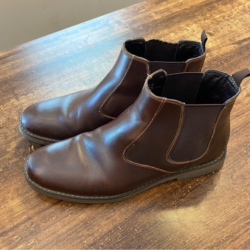 IZOD Genuine Leather Chelsea boots